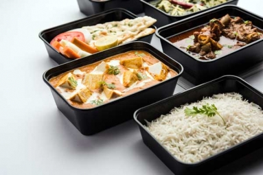 Do black plastic containers in food deliveries cause cancer?