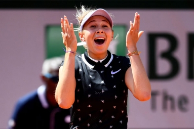 French Open 2019: Amanda Anisimova, the 17-Year-Old, Stuns Simona Halep to Reach Semis
