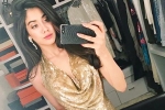Jhanvi Kapoor debut, Jhanvi Kapoor, jhanvi kapoor sizzles in a gold outfit, Jhanvi kapoor