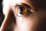 does crying burn calories, study on tears, tears can help you lose weight especially if it s between 7 p m to 10 p m claims study, Broken relationships