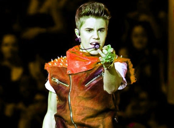 The Bieber mania gets going!