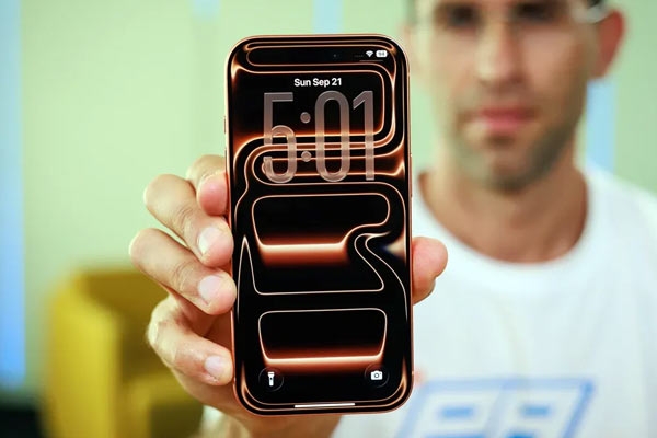 iPhone 18 Pro Max Could Sport Familiar Design of 17 Series